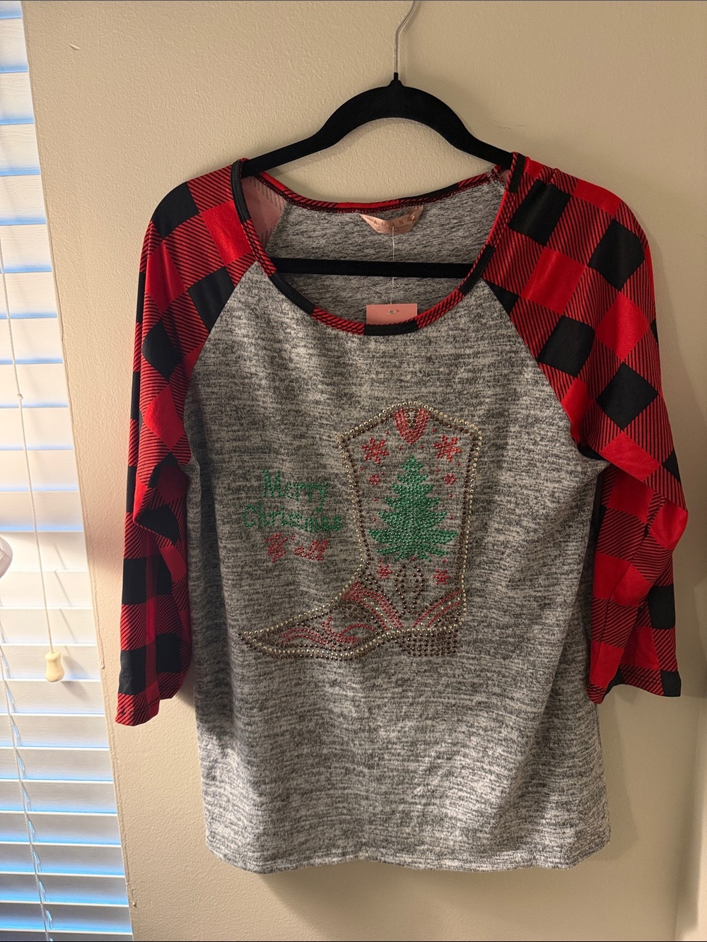 Girls' Gray & Red Buffalo Plaid Raglan Christmas Top